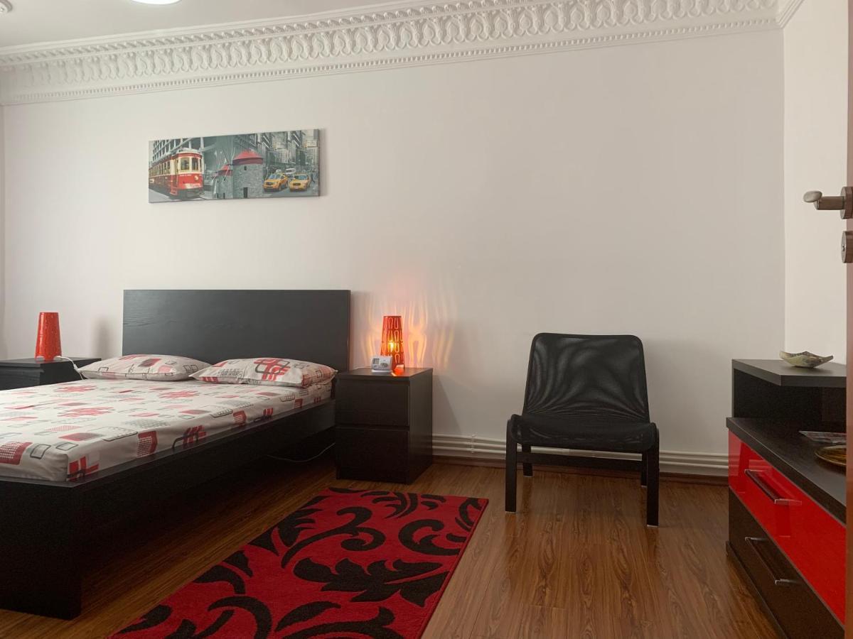 Center Apartment กาลาจิ ภายนอก รูปภาพ
