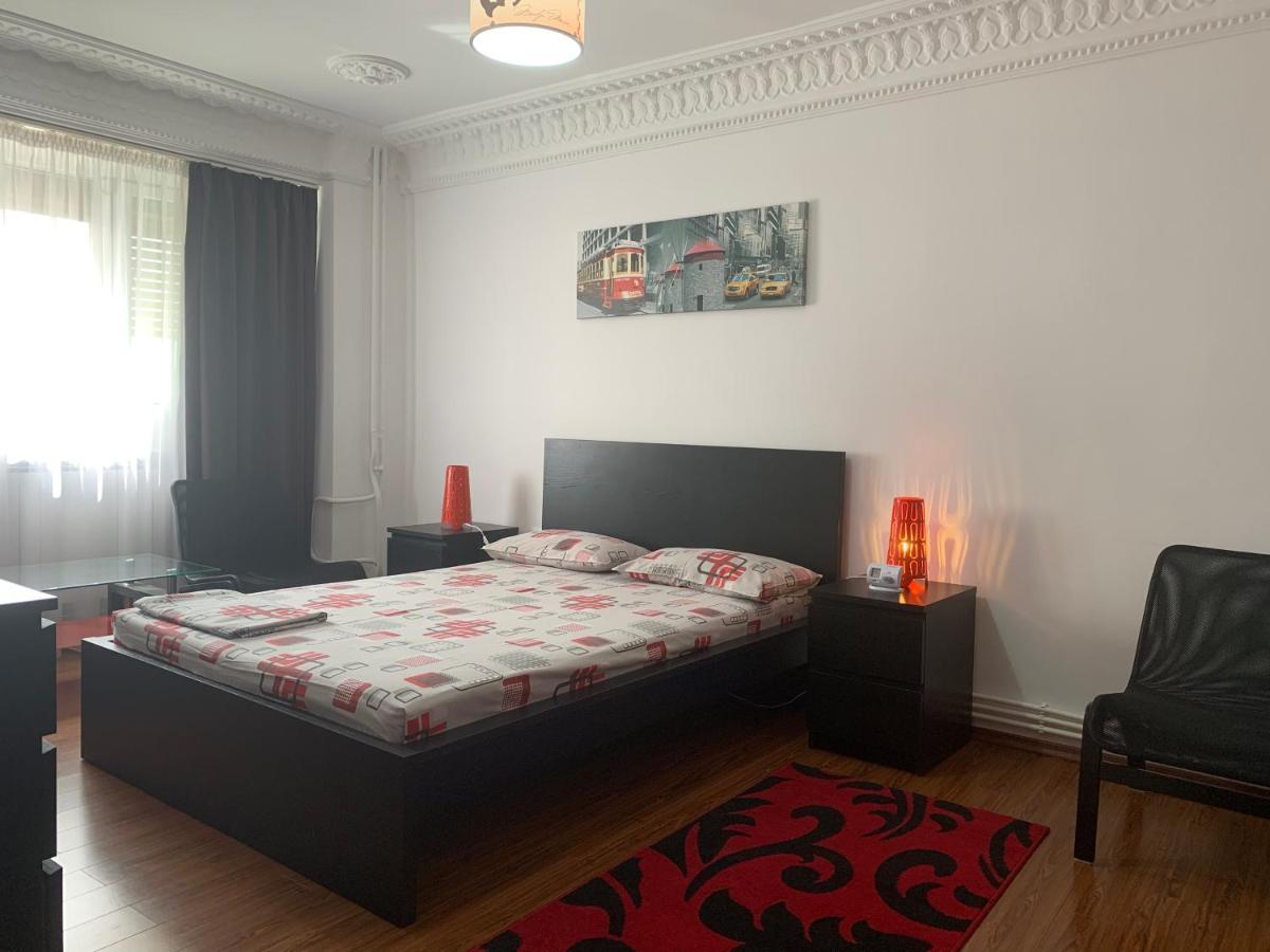 Center Apartment กาลาจิ ภายนอก รูปภาพ