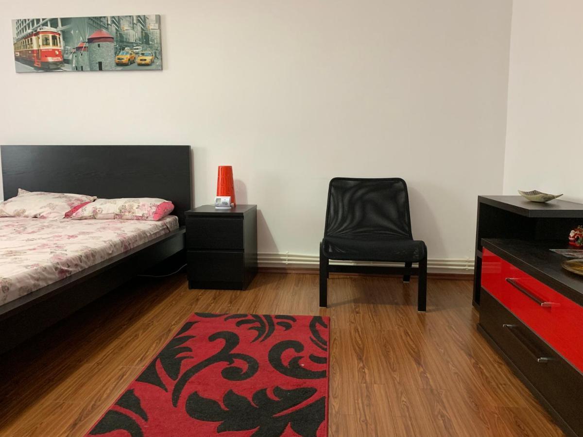 Center Apartment กาลาจิ ภายนอก รูปภาพ
