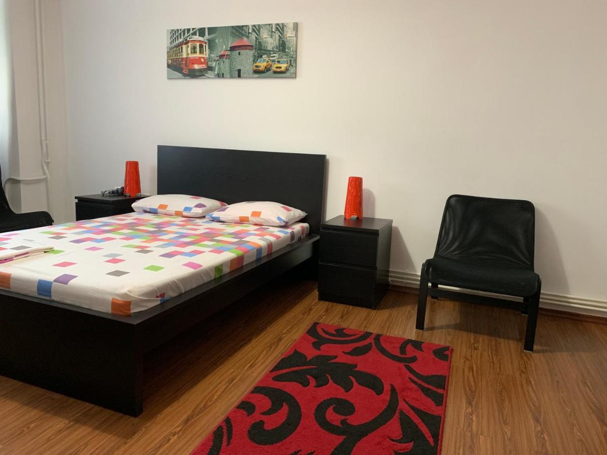 Center Apartment กาลาจิ ภายนอก รูปภาพ