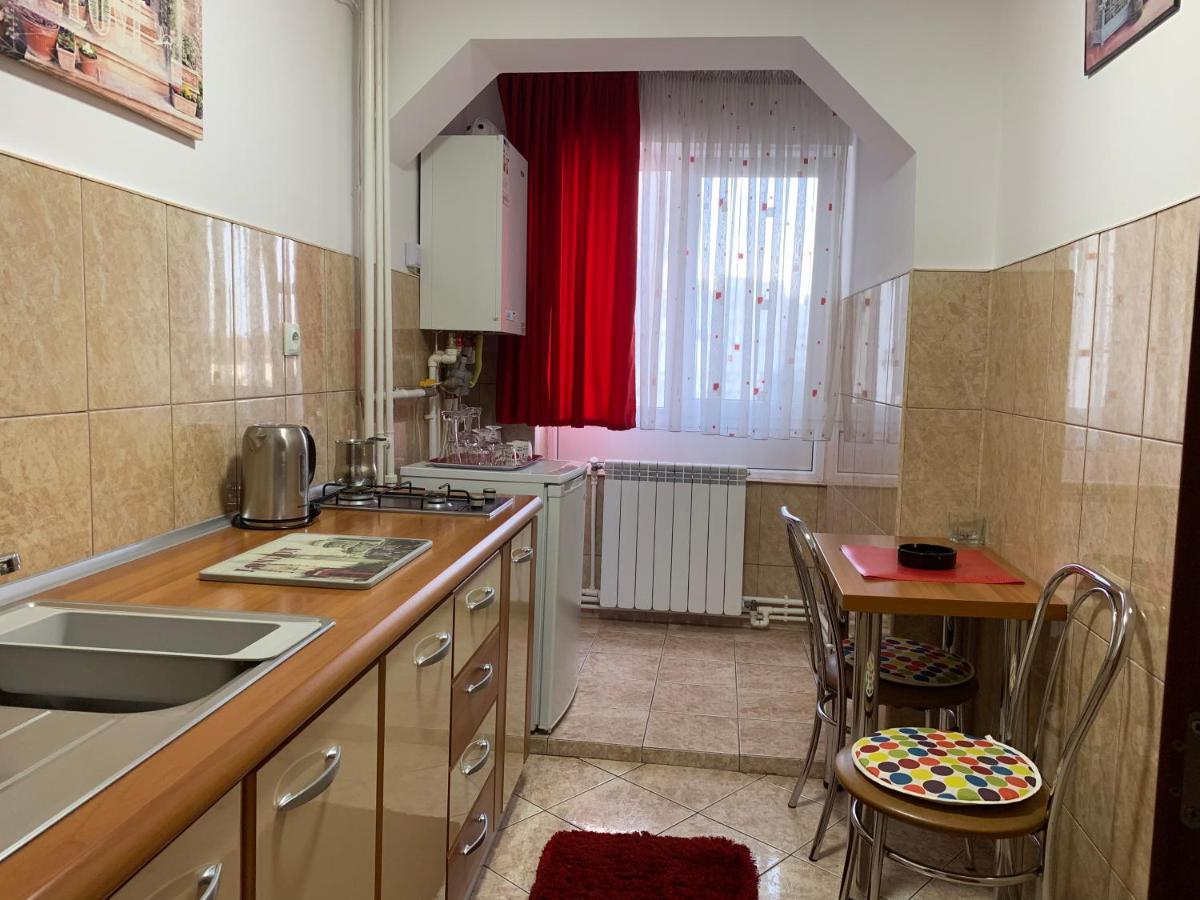Center Apartment กาลาจิ ภายนอก รูปภาพ