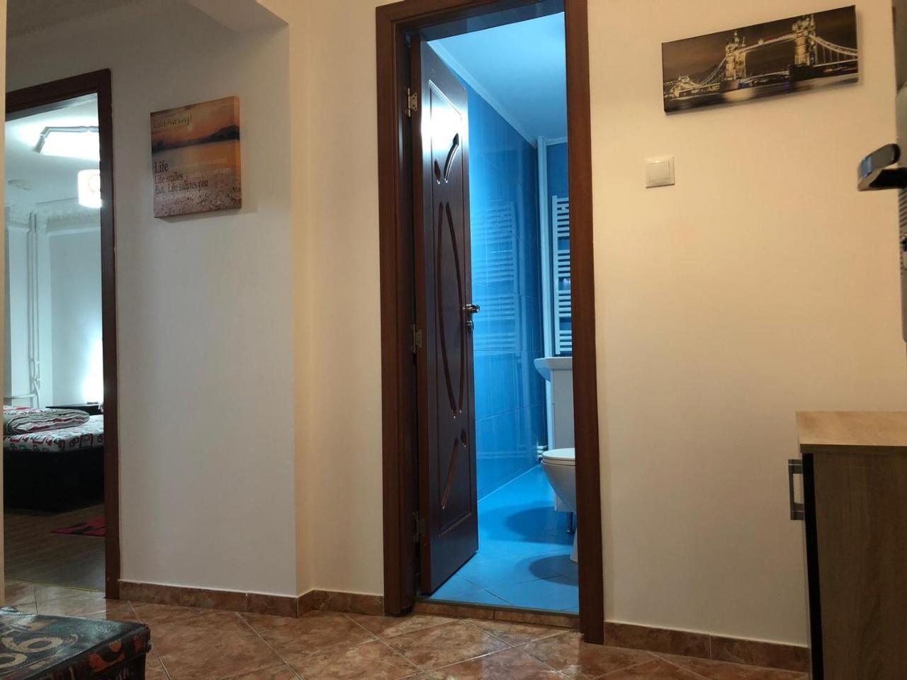 Center Apartment กาลาจิ ภายนอก รูปภาพ