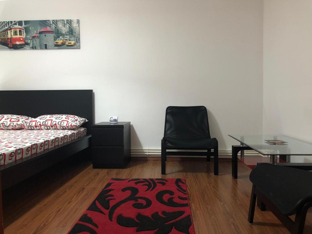 Center Apartment กาลาจิ ภายนอก รูปภาพ