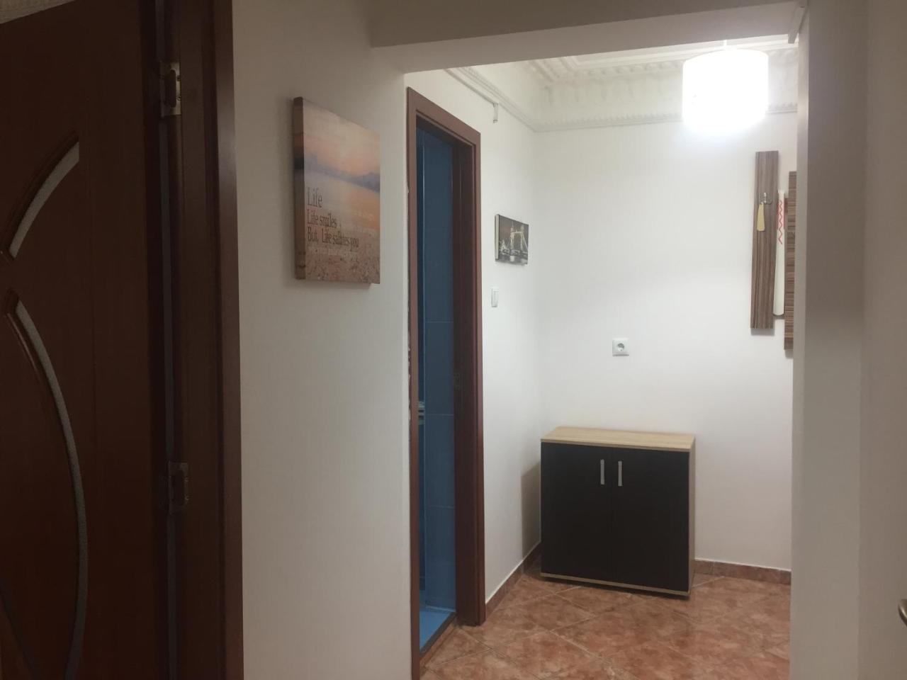 Center Apartment กาลาจิ ภายนอก รูปภาพ