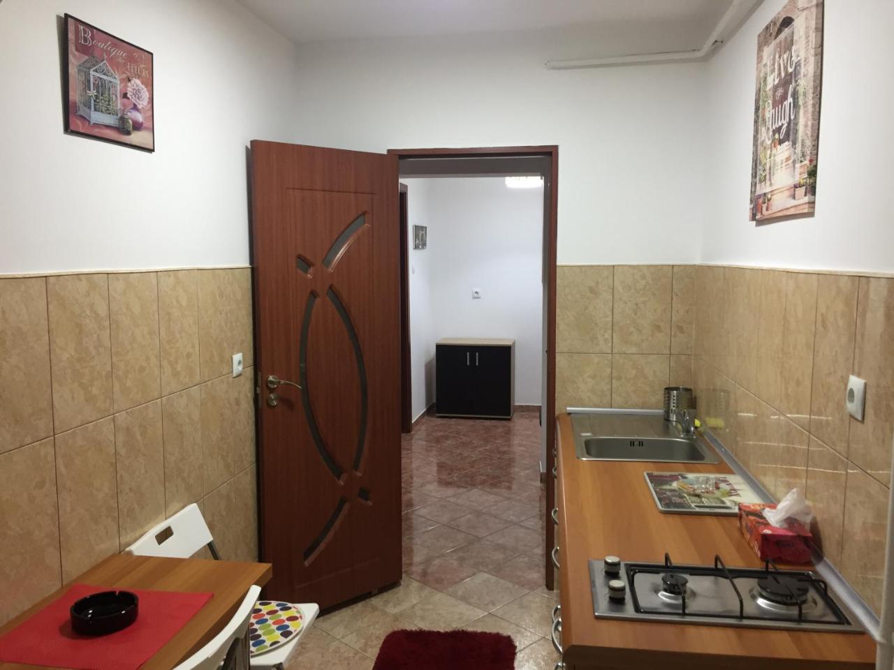 Center Apartment กาลาจิ ภายนอก รูปภาพ