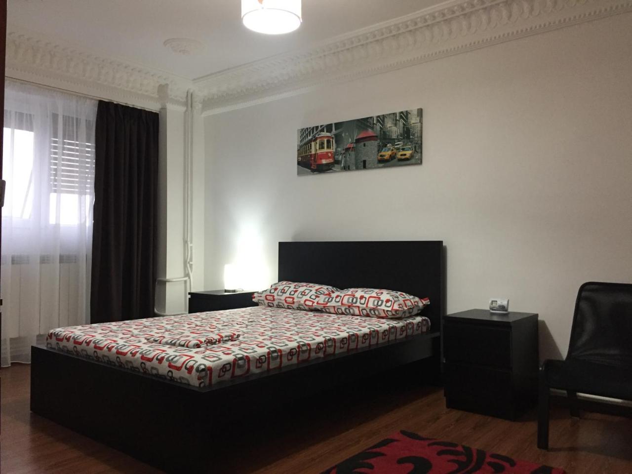 Center Apartment กาลาจิ ภายนอก รูปภาพ