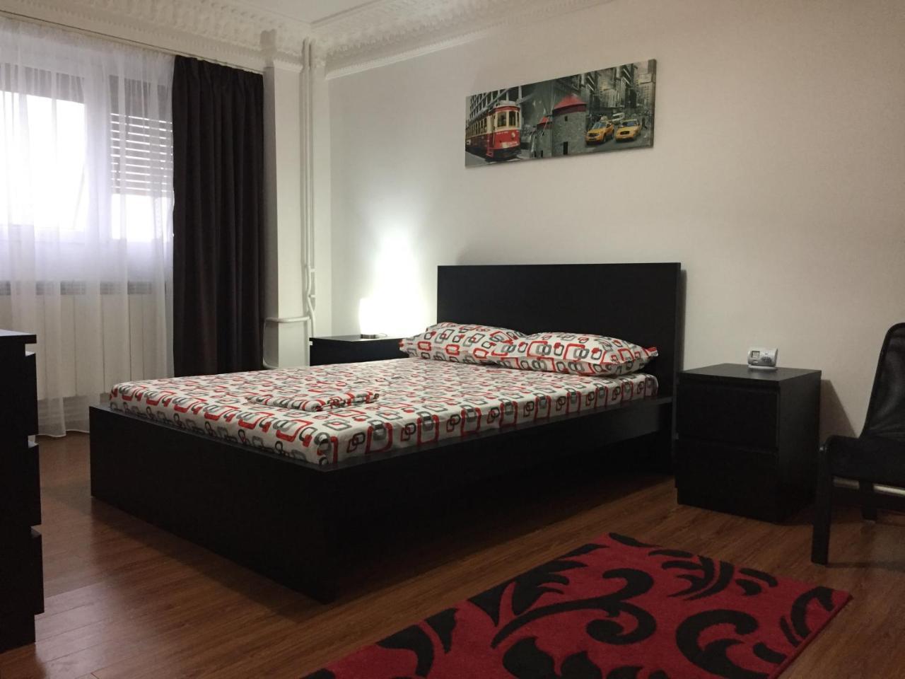 Center Apartment กาลาจิ ภายนอก รูปภาพ