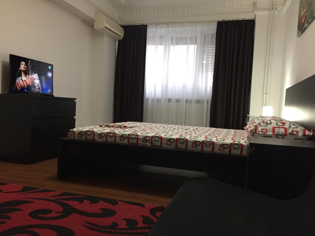 Center Apartment กาลาจิ ภายนอก รูปภาพ