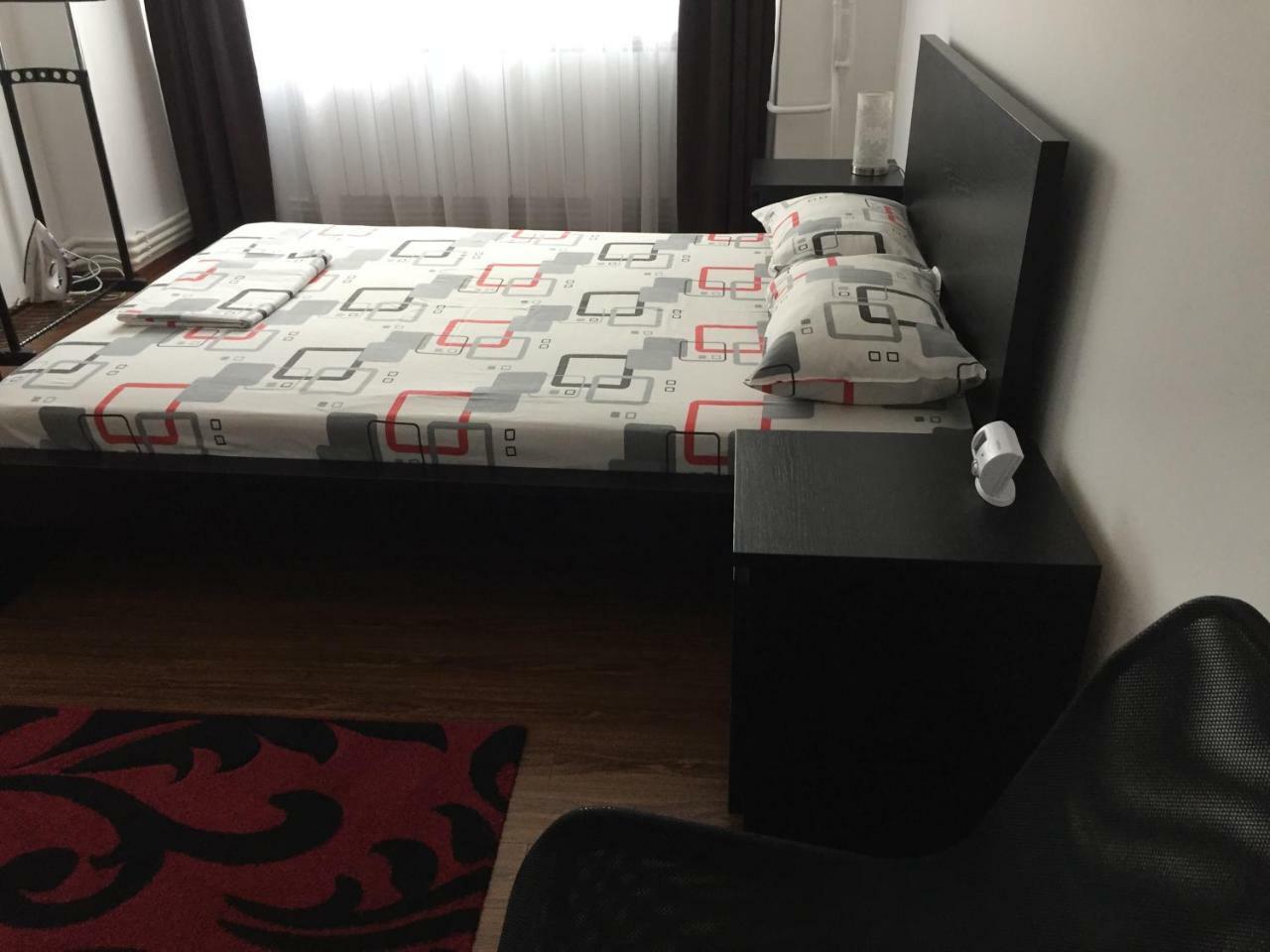 Center Apartment กาลาจิ ภายนอก รูปภาพ